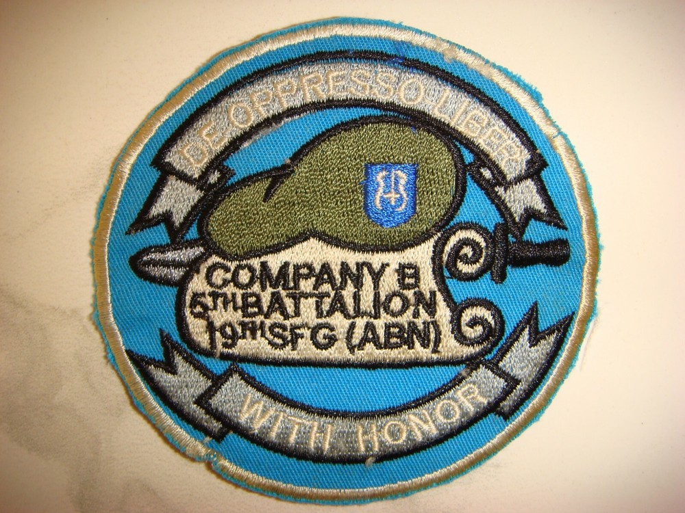 US ARMY B Co. 5th BATTALION 19th SPECIAL FORCES Grp WITH HONOR PATCH