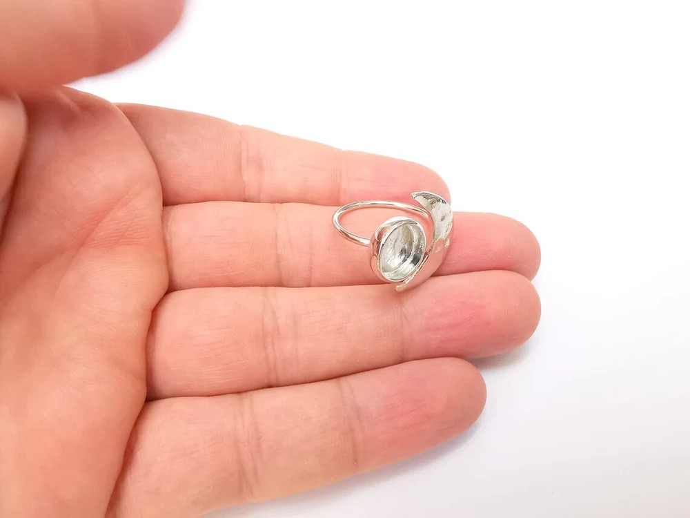 Shiny Silver Hammered Crescent Ring Setting, Cabochon Blank Resin Bezel Mounting