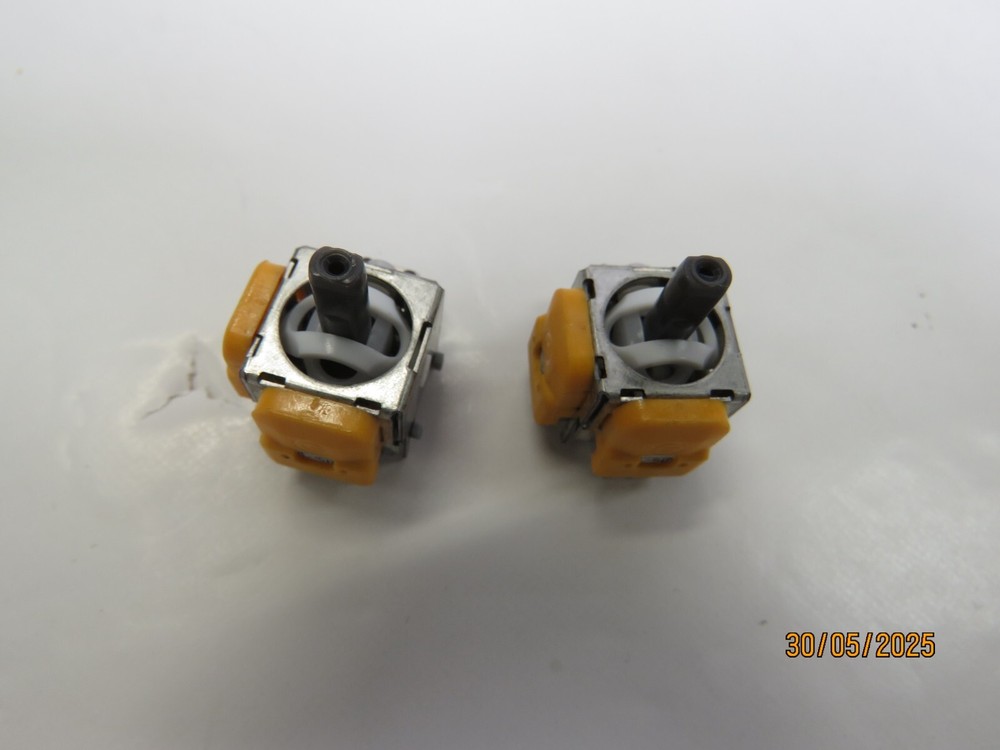 PlayStation 5 DualSense Wireless Controller - HALL EFFECT JOYSTICKS