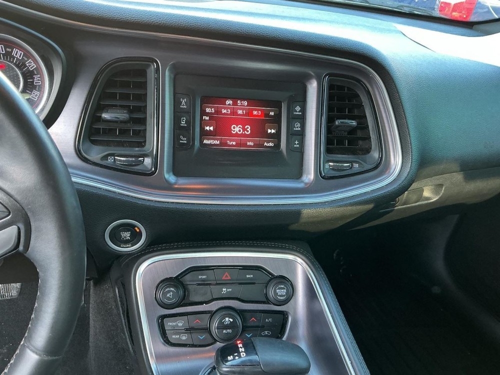 CHALLENGE 2016 Glove Box 4955480