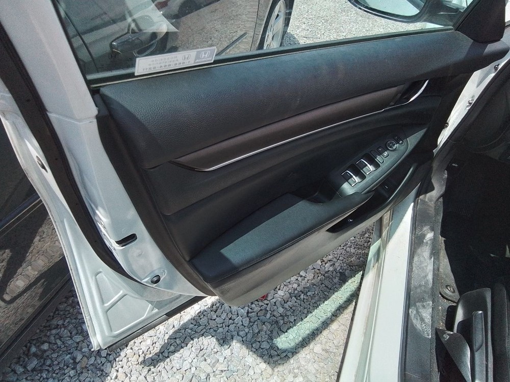 2018-2022 Honda Accord Front 8" Display Screen w/o Navigation