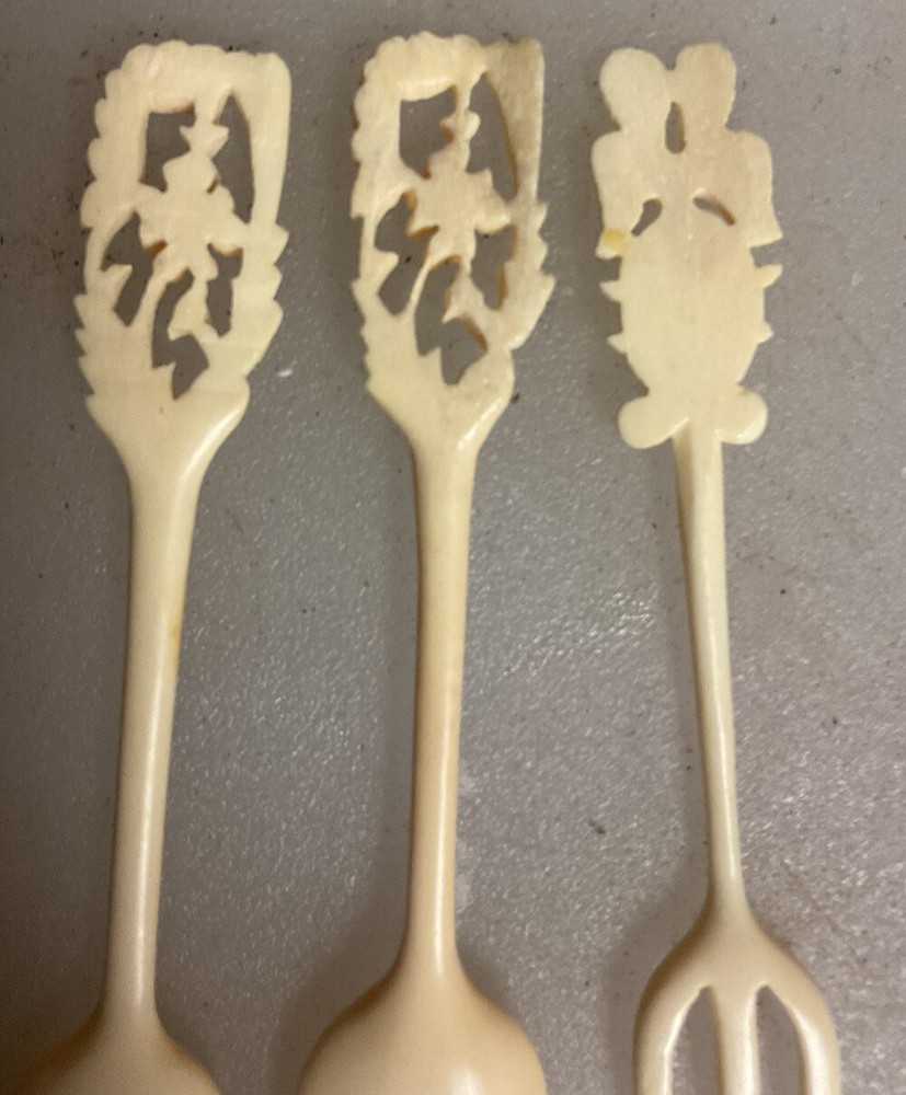 Vintage Bakelite 2 Spoons & Fork. 3 Pieces