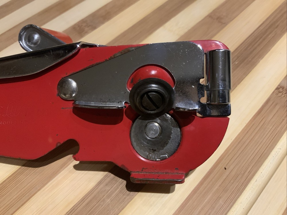 Vintage Dazey Model 80 Wall Mount Can Opener Chrome Red Knobs No Mount