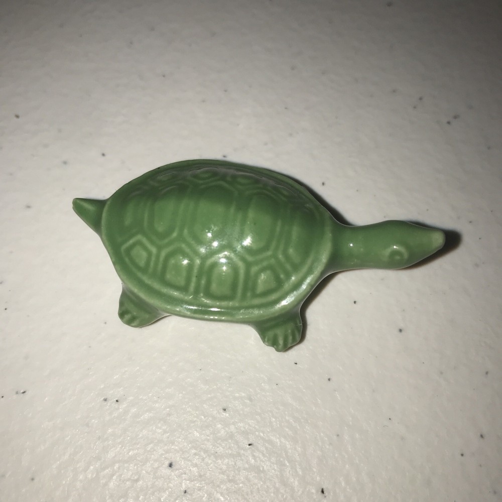 Ceramic Small Turtle . 2”