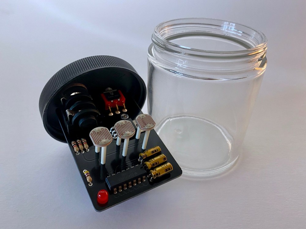 Drone Jar (Handmade Synthesizer, Rucci)