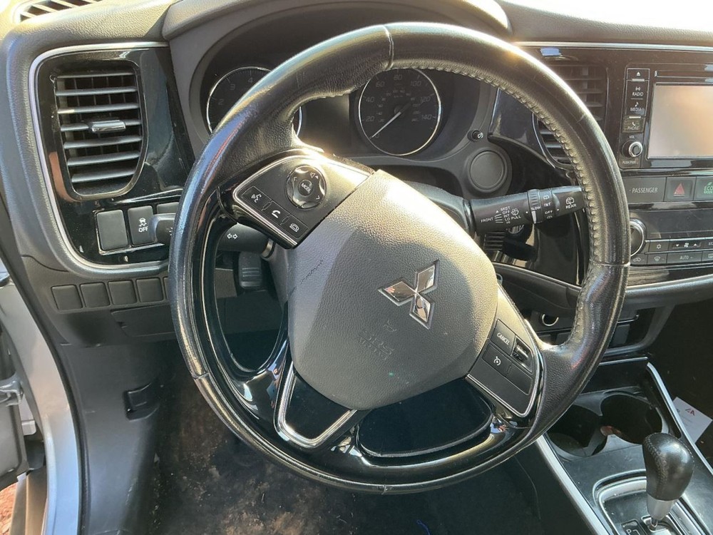 OUTLANDER 2017 Glove Box 4944629