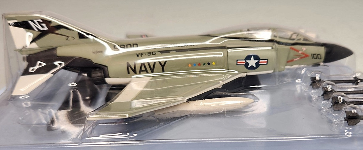 FABBRI 1:100 scale F-4J Phantom USAF military diecast JET model with stand NEW