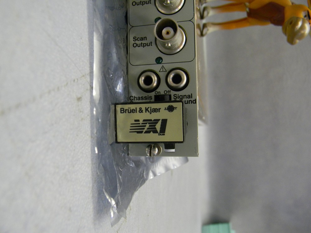 Bruel & Kjaer VXI Type 3009 5-Channel Microphone AC Amplifier Panel Mount NEW