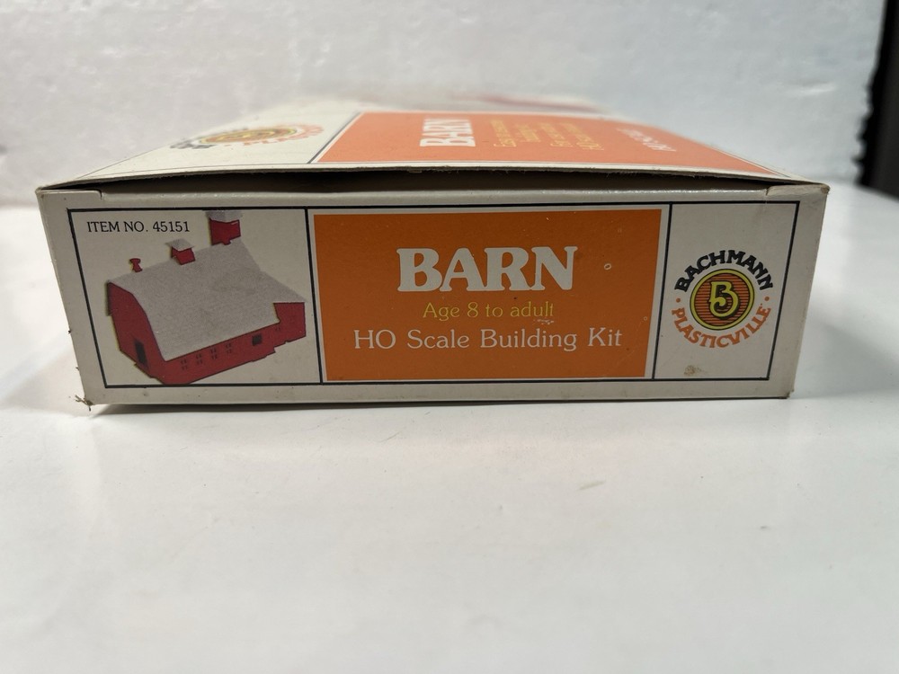 BACHMANN HO SCALE PLASTIC BARN KIT #45151 EASY ASSEMBLY NEW IN SEALED BOX