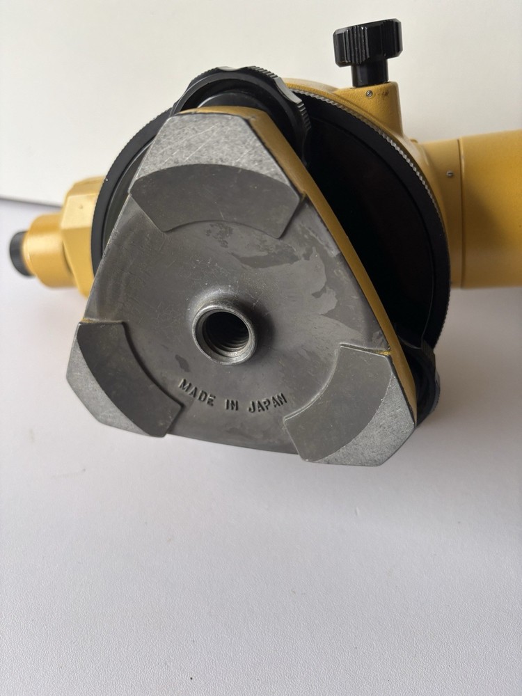 Topcon Auto level 32X AT-F2Calibrated. Clean, Clear, Sharp. Erect Image. No Case