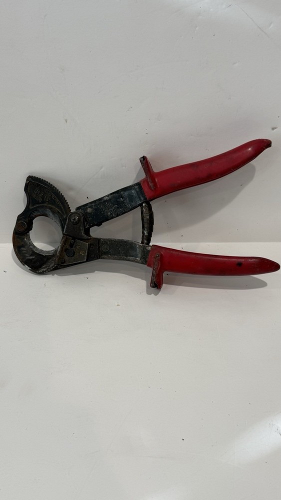 KLEIN Tools 63060 Ratcheting Cable Cutter