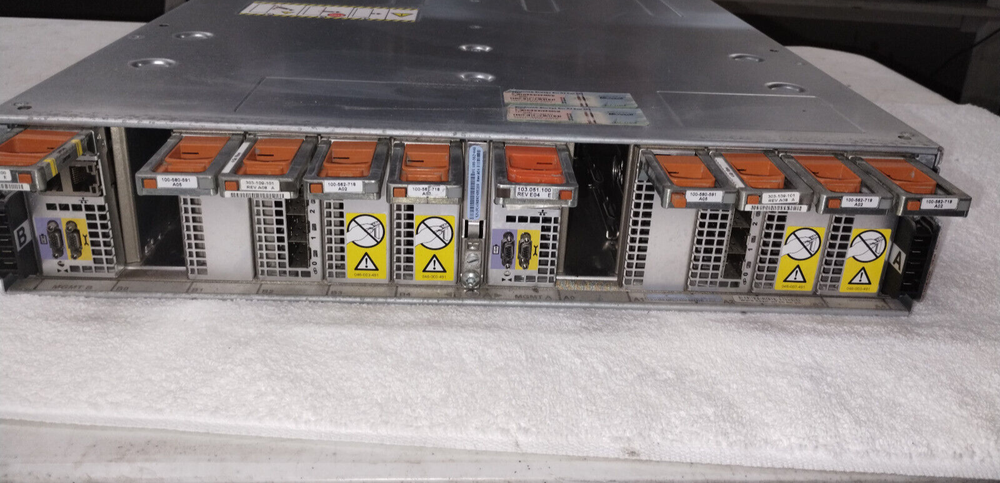 Dell EMC2 TRPE Storage Controller 2x Storage Server R2 X64 Licenses LOADED
