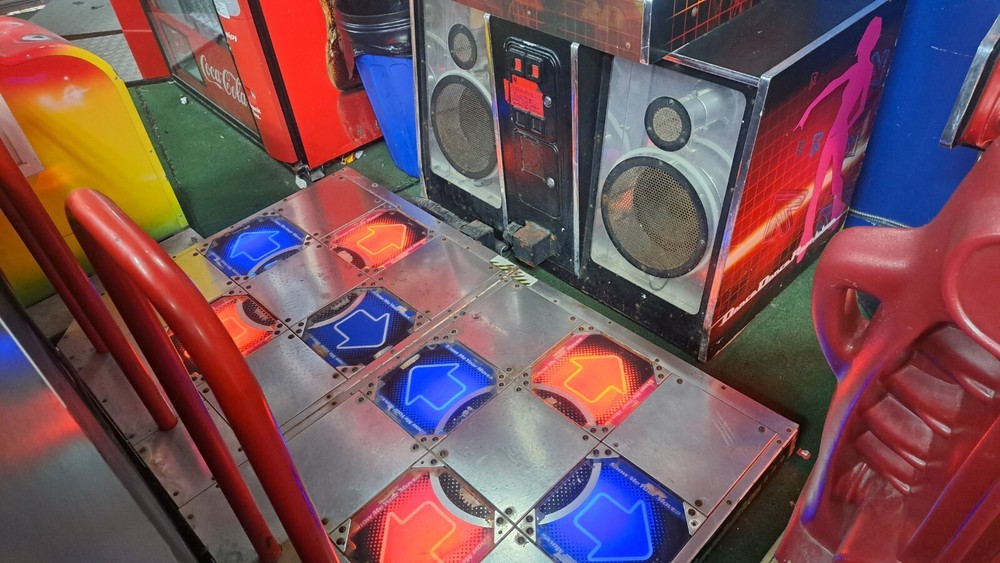 Dance Dance Revolution Supernova Arcade Machine 2 player