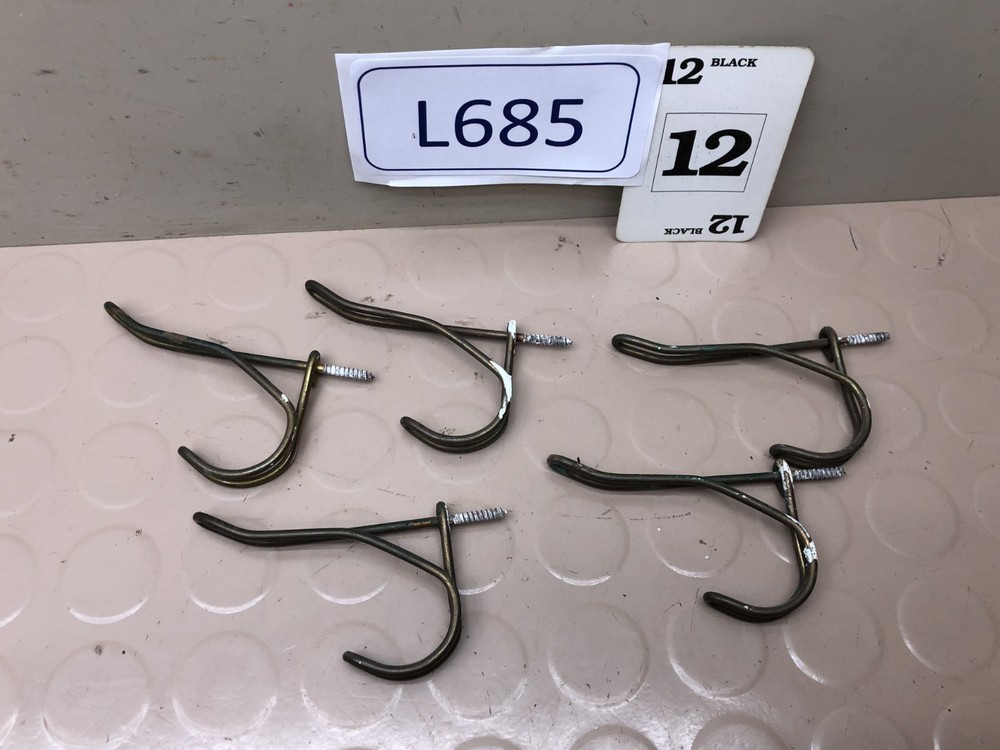 5 Vintage Rustic Wire Screw-In Coat Hat Hooks - B12