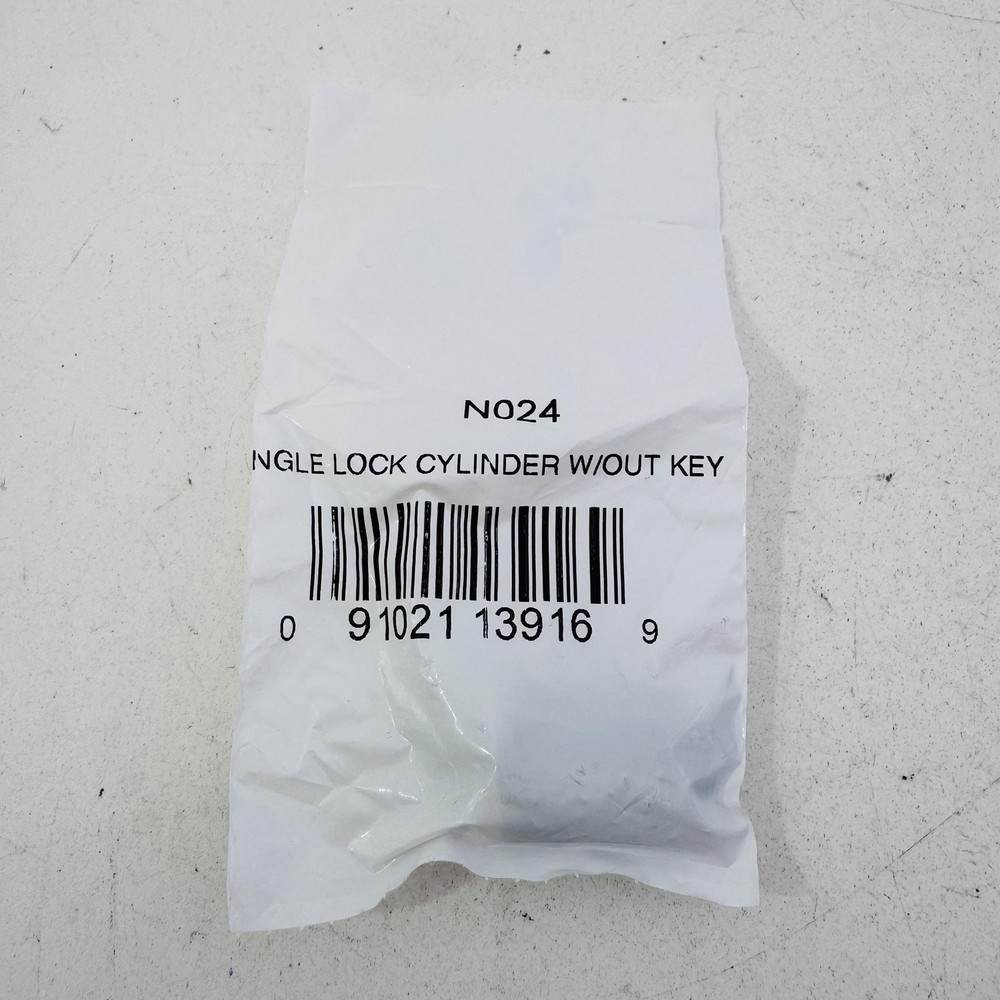 Thule NO24 Single Lock Cylinder Without Key Rack Replacement THU30524017Y S02