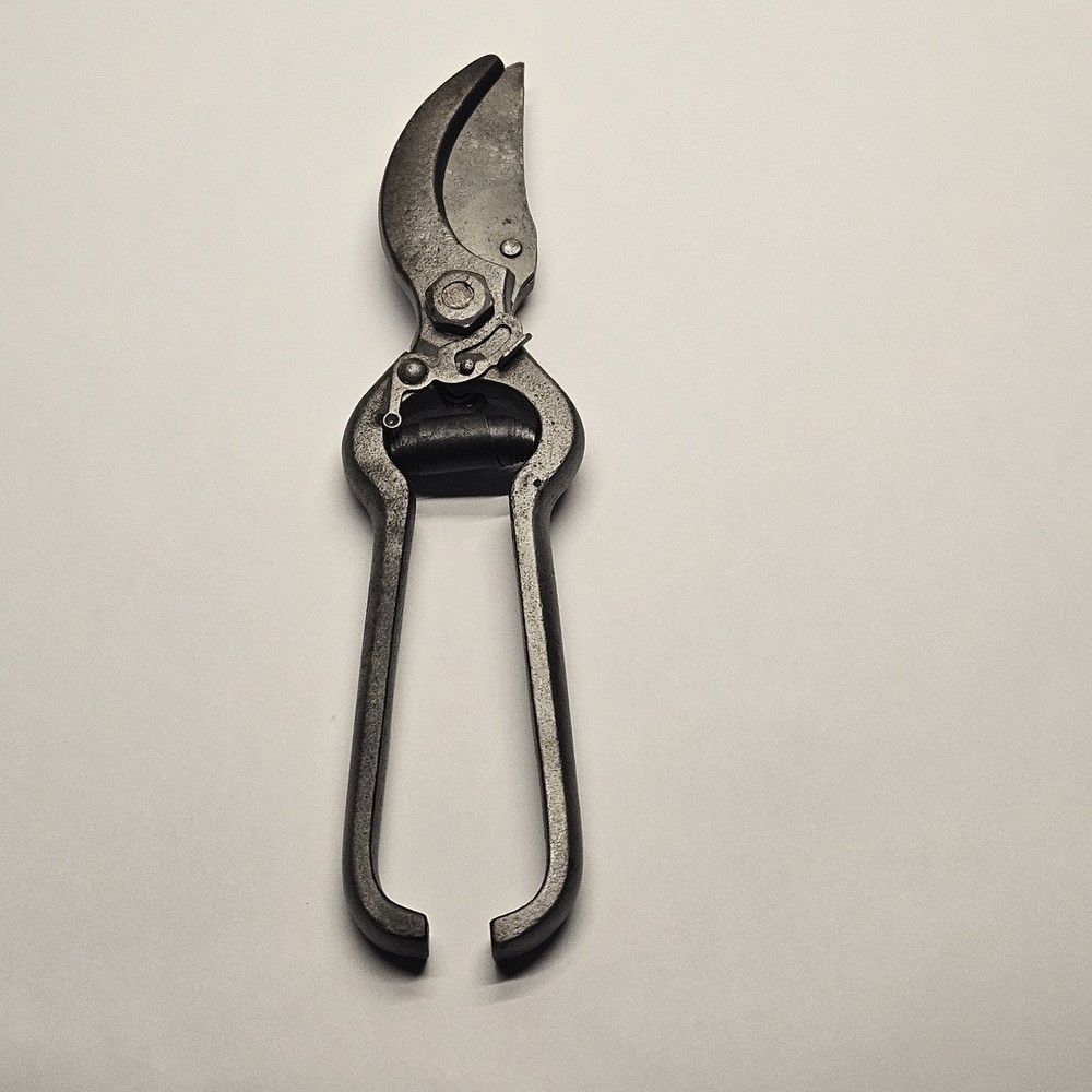 Vintage Trenton 8-3/4" Pruning Shears