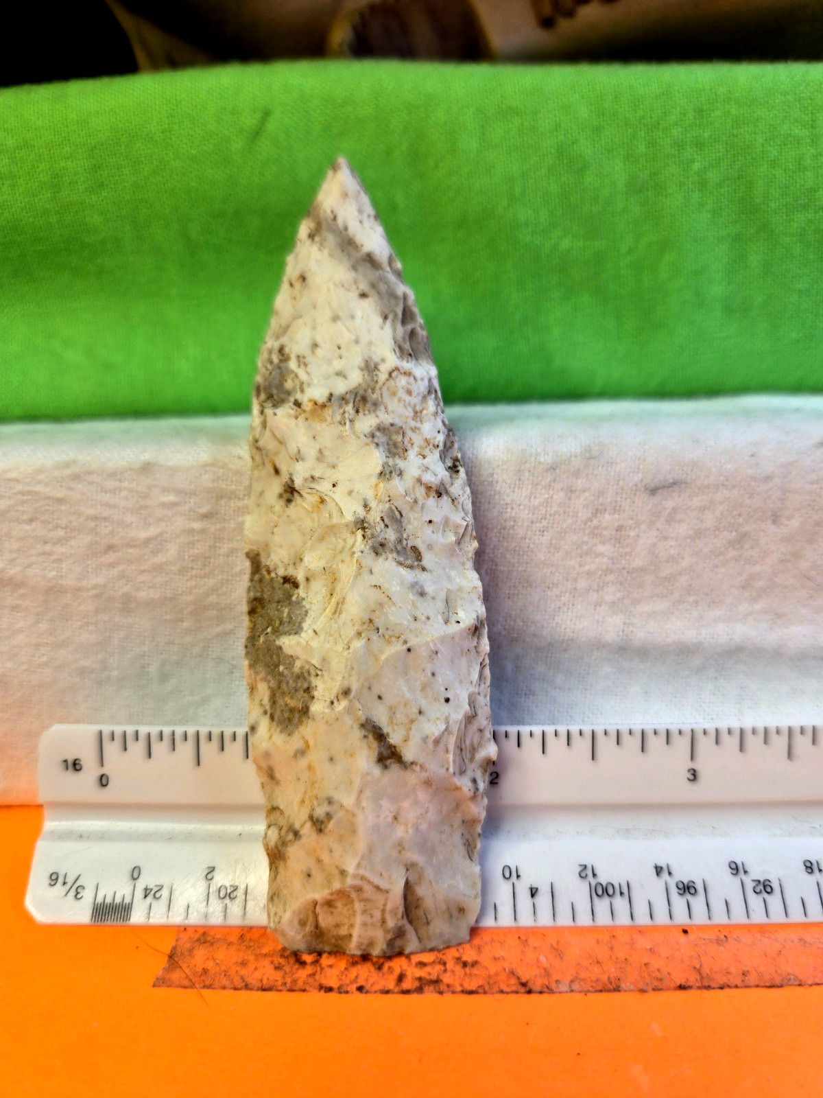 Authentic finely made Sedalia point made of Burlington chert Cass co ILL.