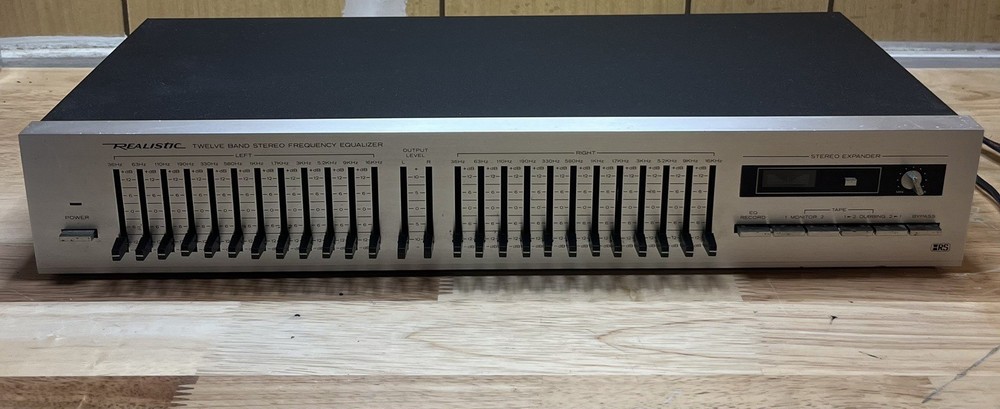 Realistic 12 Band Stereo Frequency Equalizer Model 31-2009