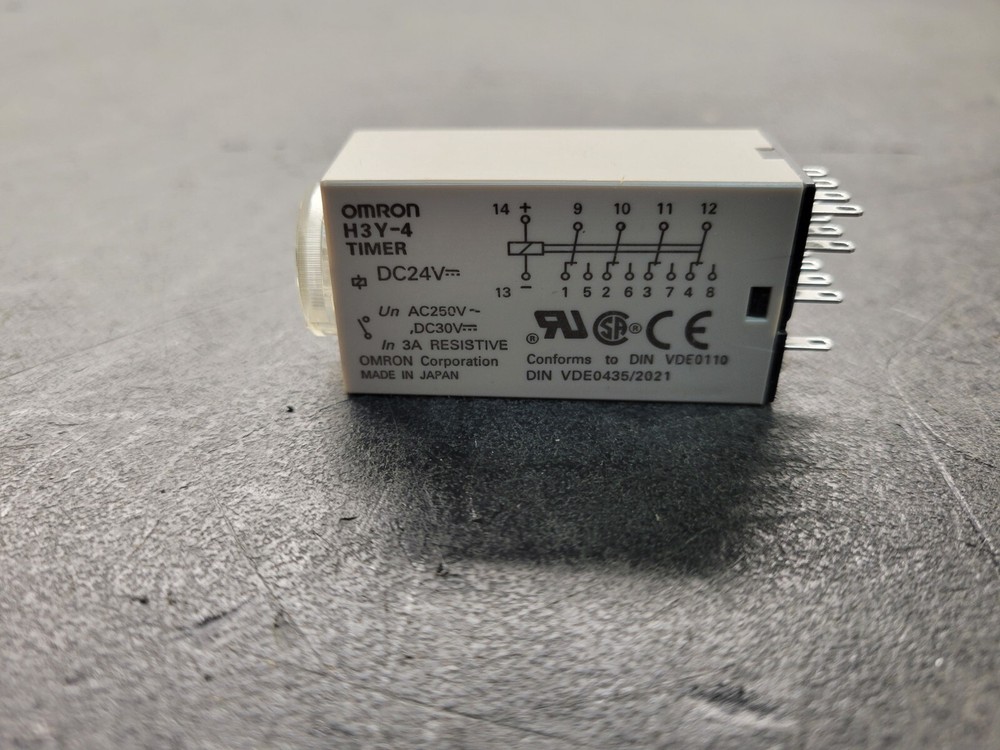 Omron H3Y-4 Timer.