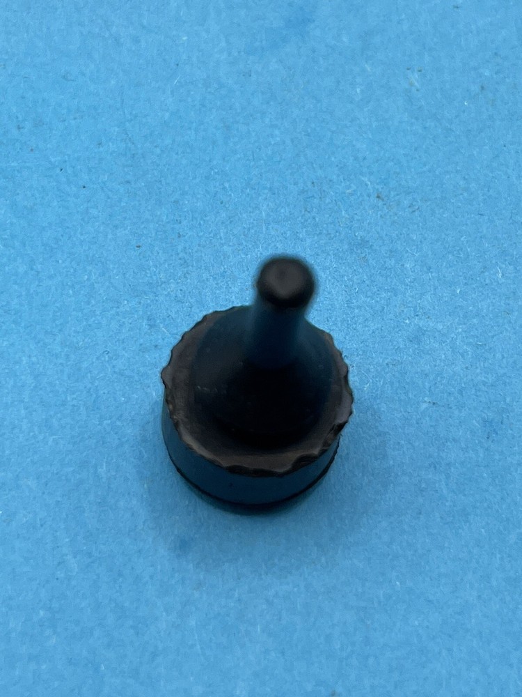 (Pack of 4) Universal Rubber Bumper Stop 1/2" Diameter, 5/16" Tall, 1/4" Hole