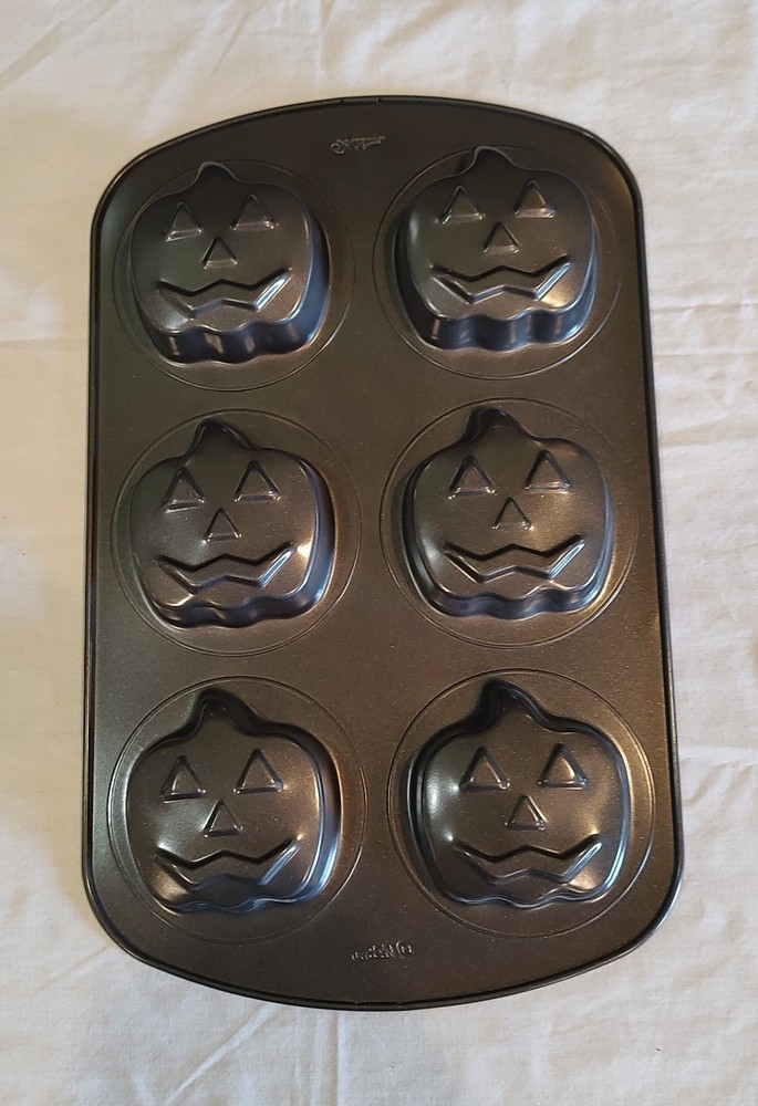 Wilton Pumpkin Mold Mini Cake Baking Pan