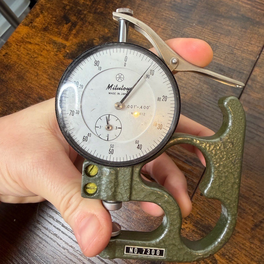 Mitutoyo 7300A Dial Thickness Gauge precision measuring tool.