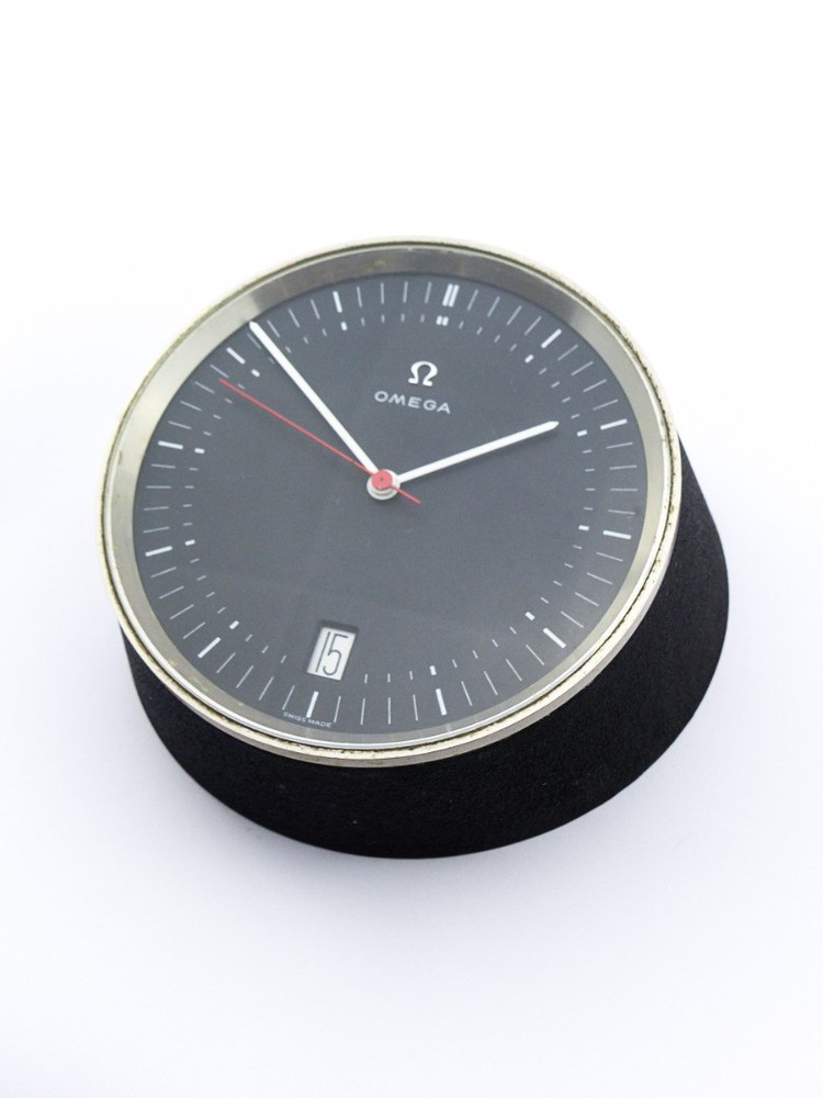 Omega table clock with calendar date, electromechanical