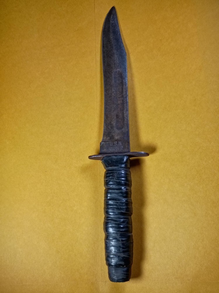 Vintage WW2 US NAVY Mark2 KNIFE READ