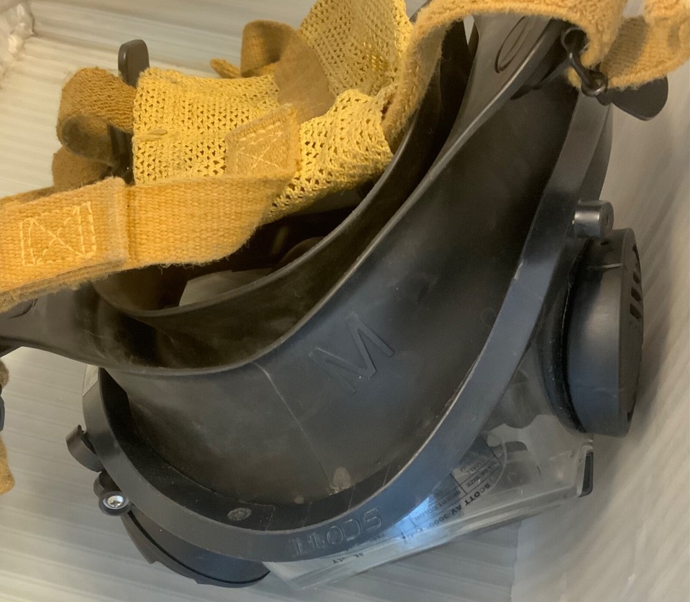 Med Scott AV3000 HT Firefighter SCBA Mask 5pt KevlarHeadnet Left Side ComBracket