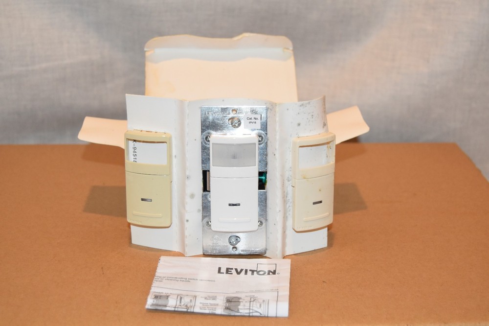 LEVITON Decora Vacancy Motion Sensor In-Wall Switch WHITE, Manual-On, 15A (B10