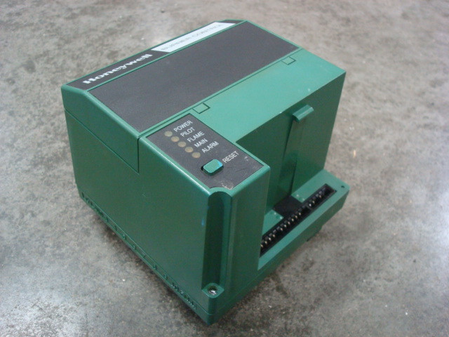 USED Honeywell RM7890 B 1014 Burner Control Primary Module 97-4861H Rev. A
