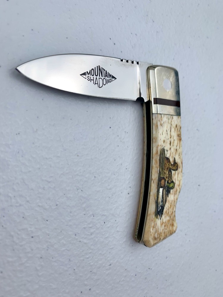 Vintage Precise Mountain Shadows Custom Scrimshaw Lockback Folding Knife