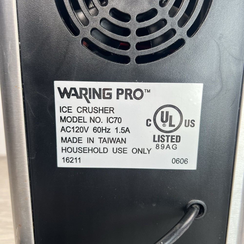 Waring Pro Ice Crusher Model IC70 Professional Ice Crusher TESTED WORKING