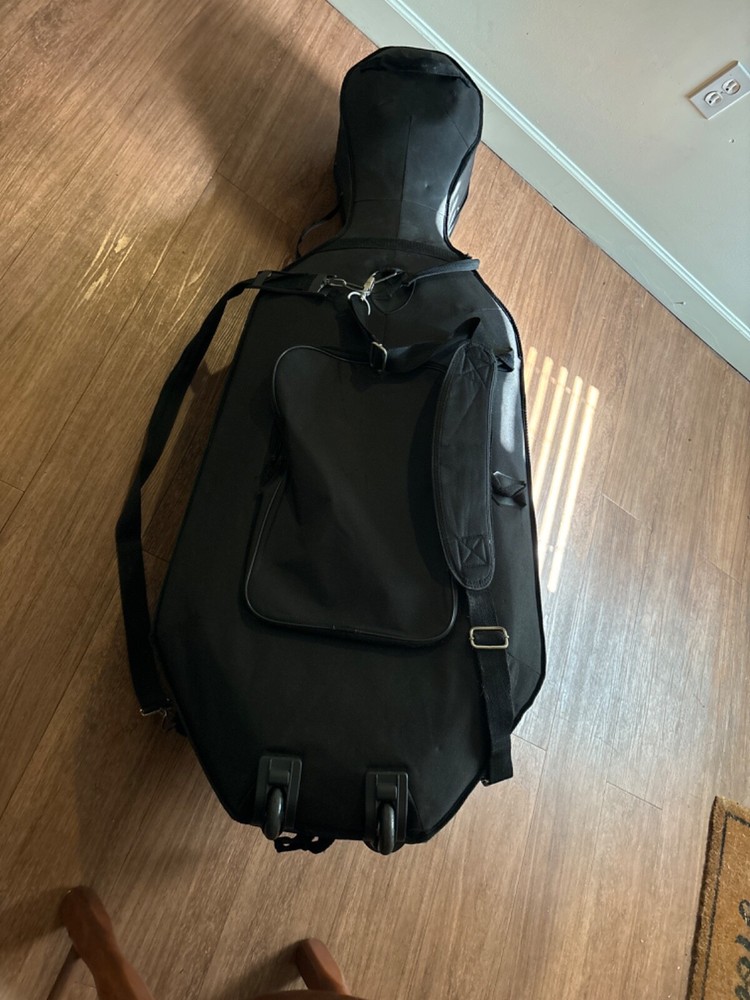 black used cello case 4/4 slightly broken