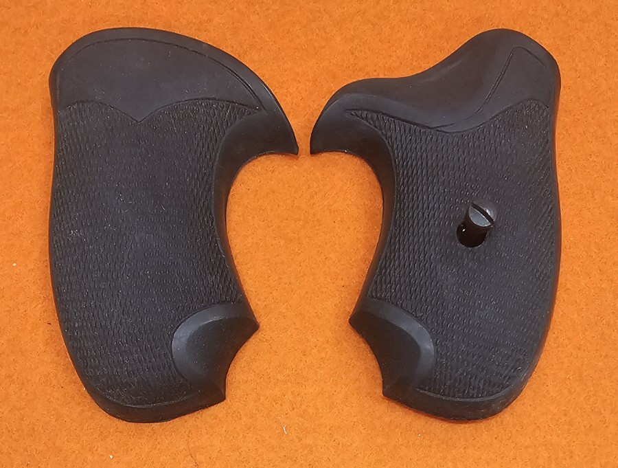 NOS Pachmayr Handgun Grip CD/C Small Colt D Frame Presentation Compac Model