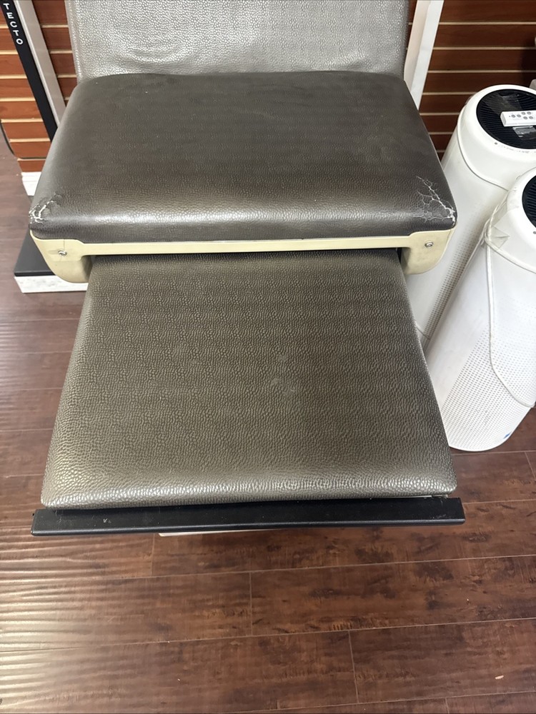 Midmark Ritter 404 Exam Table