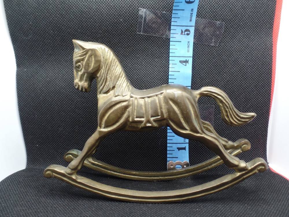 VINTAGE UNMARKED HORSE KNIFE REST / HOLDER