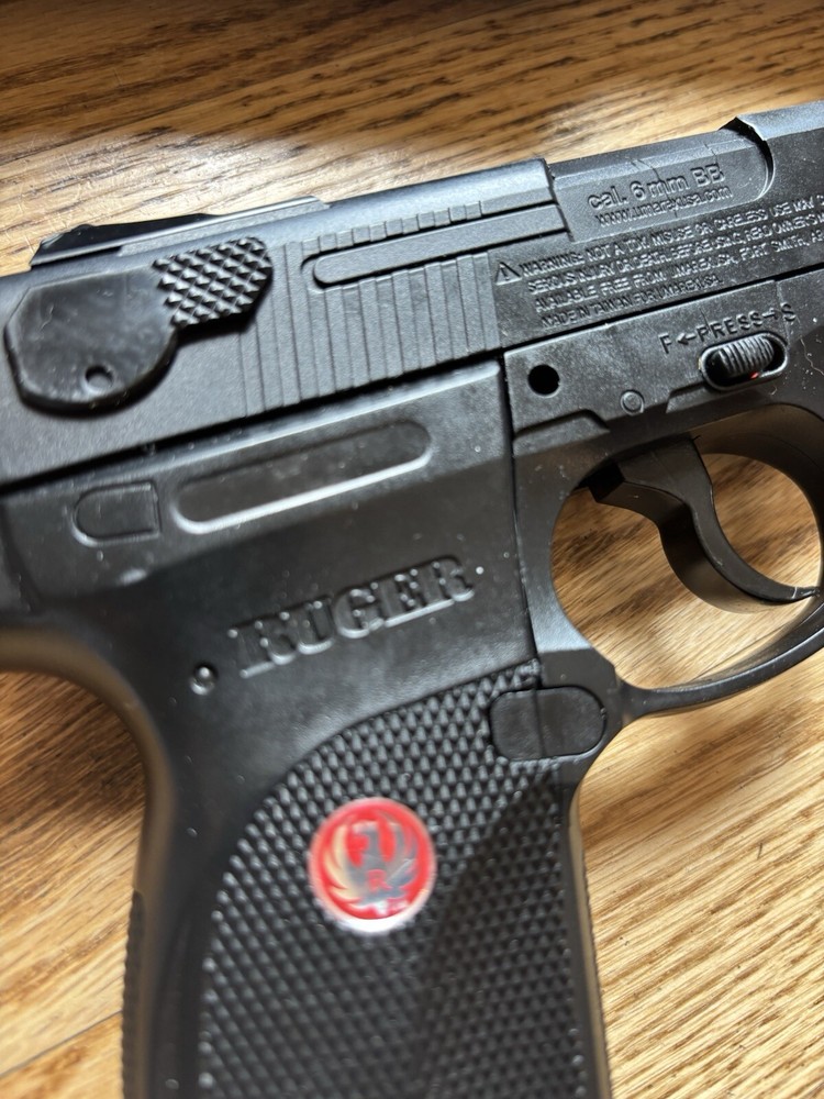 Airsoft Guns - Tactical & 2 Pistols