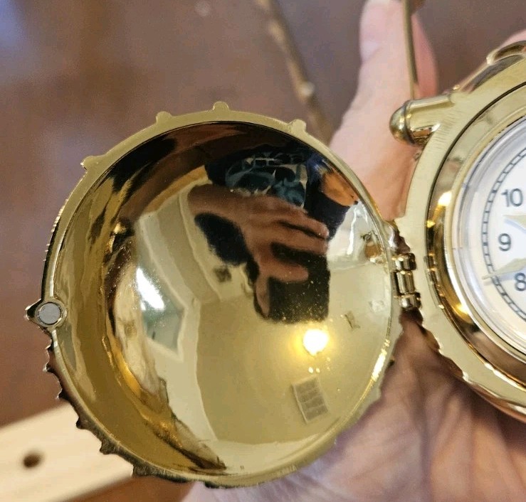 Harry Potter Golden Snitch Desk Quartz Battery Clock Untested