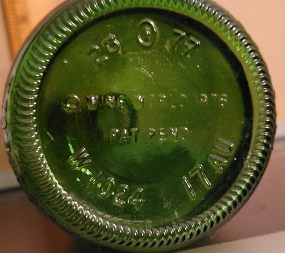 Vintage Wine World 1976 Empty Sampling Bottle, No Cork