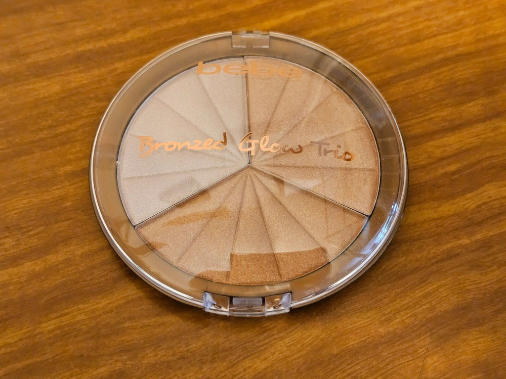 BEBE' BRONZED GLOW TRIO BRONZER MAKEUP COMPACT NEW