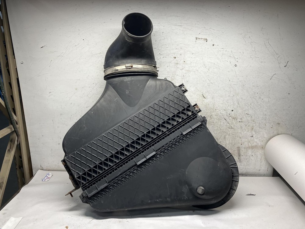 Freightliner CASCADIA Air Cleaner - Used