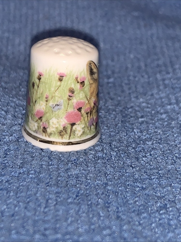 AVONVALE CHINA THIMBLE COLLECTION - FOX IN THE GRASS