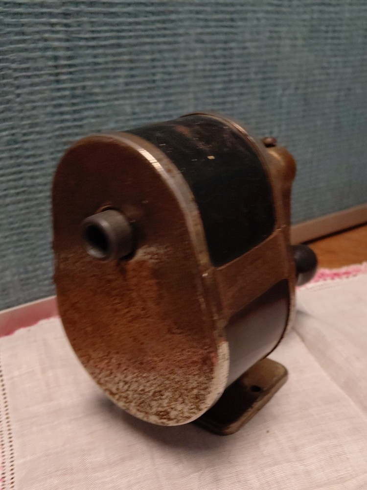 Vintage Apsco Chicago Pencil Early Sharpener