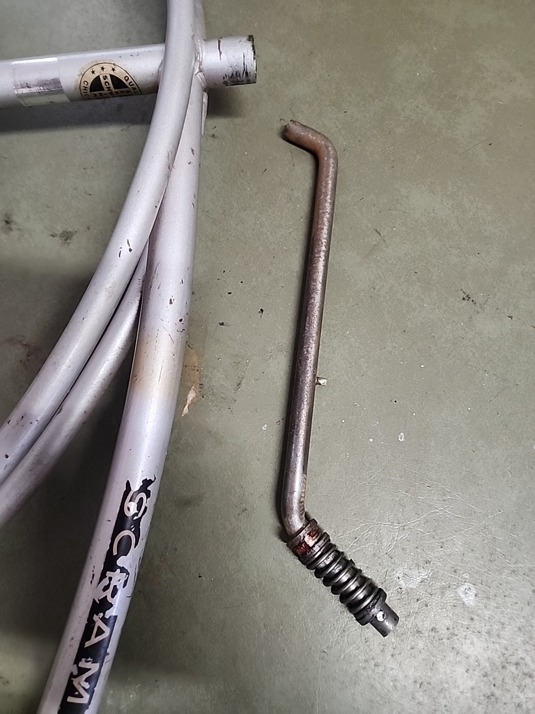 1975 SCHWINN STINGRAY SCRAMBLER BMX 20 INCH SILVER FRAME KICKSTAND HEADBAGE L$$K