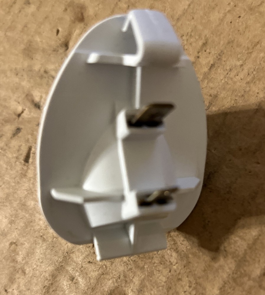 4387478 Whirlpool Kenmore Refrigerator Light Socket (White)