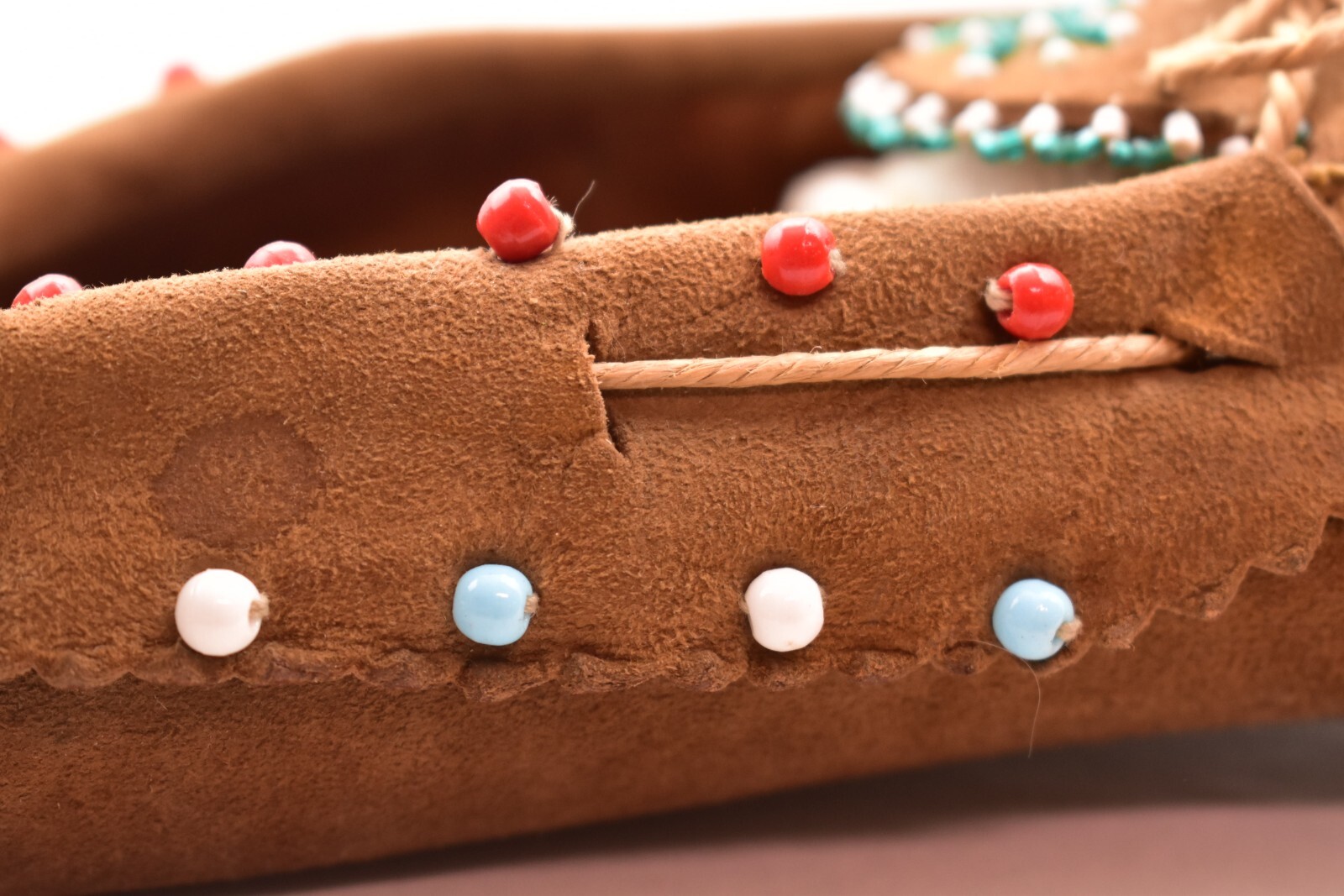 Vintage Native American Cree Indian Handmade Beaded Leather Moccasins ATQ