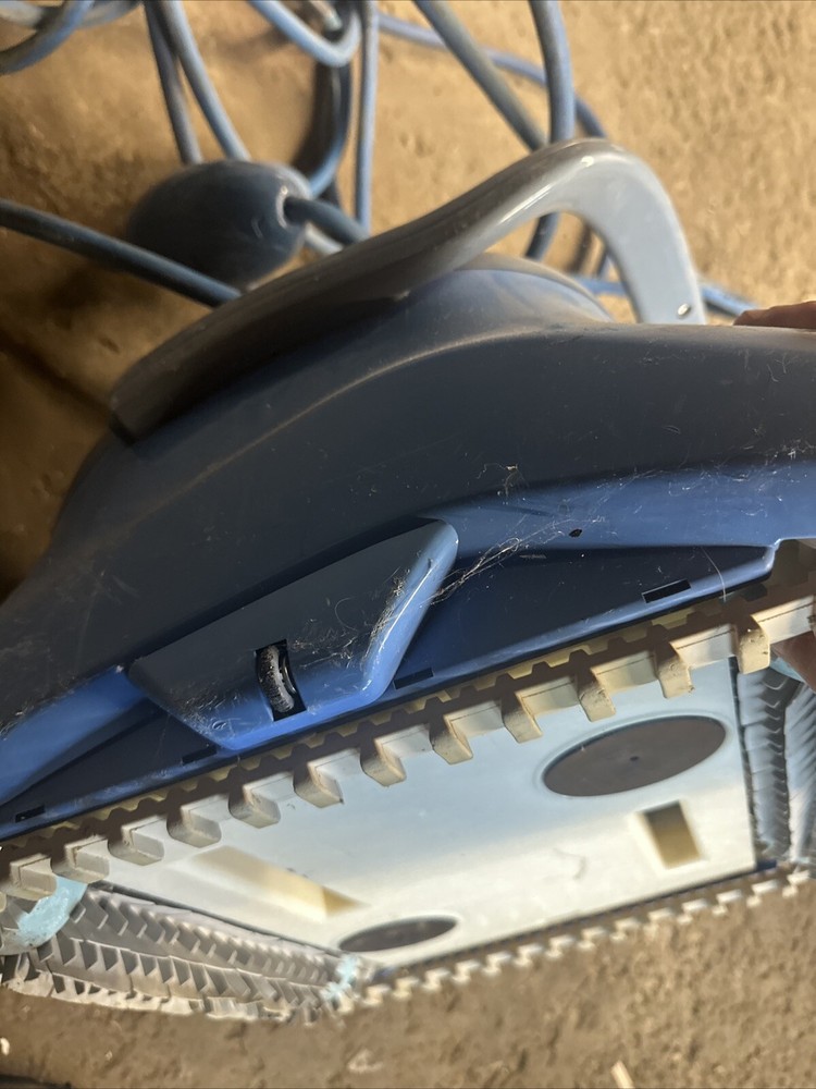 Maytronics Dolphin M200 Plus Robotic Pool Cleaner Hose And Base Untested