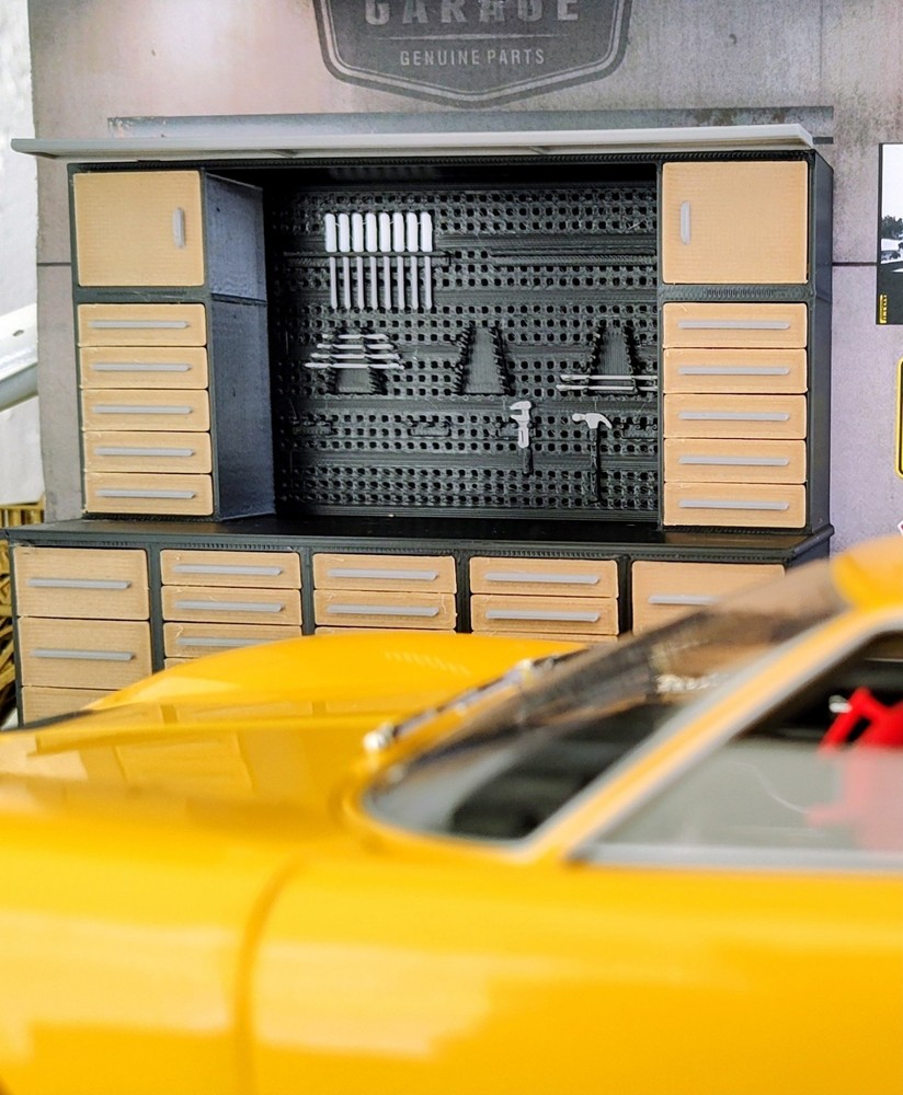 Diorama Workshop Tool Bench Cabinet 1/18 Scale Model Garage Accessory