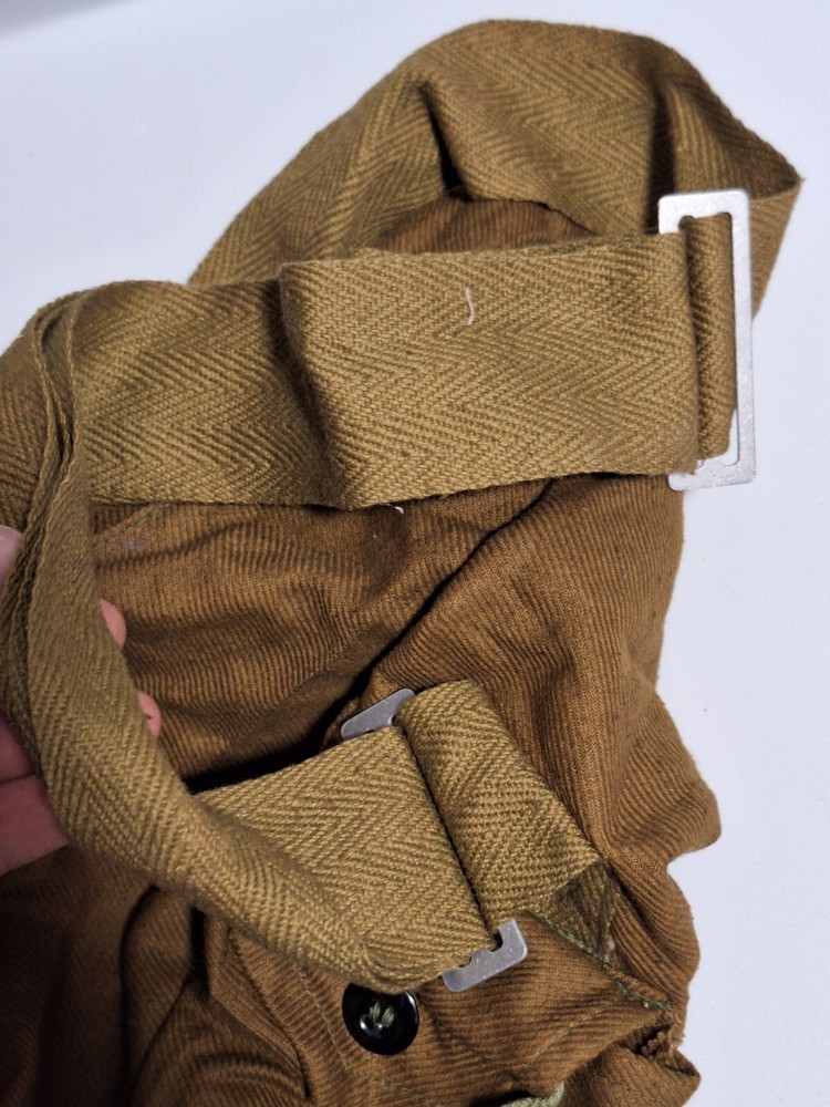 GDR old bag gas mask? Pouch
